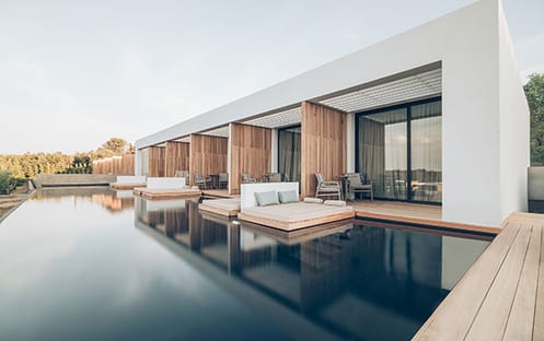Swim-Up Suite Sundeck